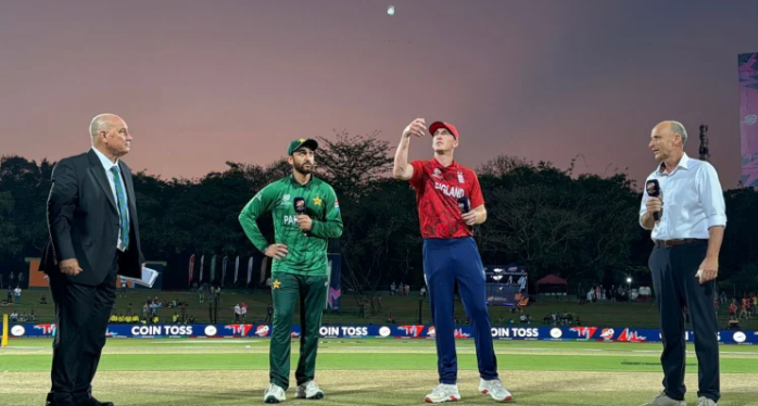 টস জিতে ব্যাটিংয়ে পাকিস্তান, ফিরলেন শাহিন আফ্রিদি